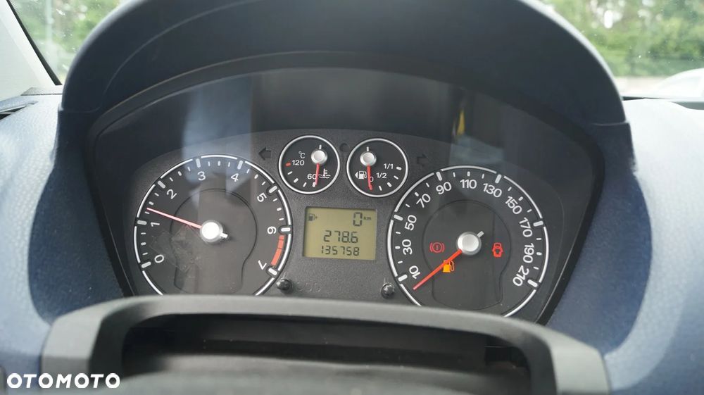 Ford Fiesta 1.3 Futura - 20