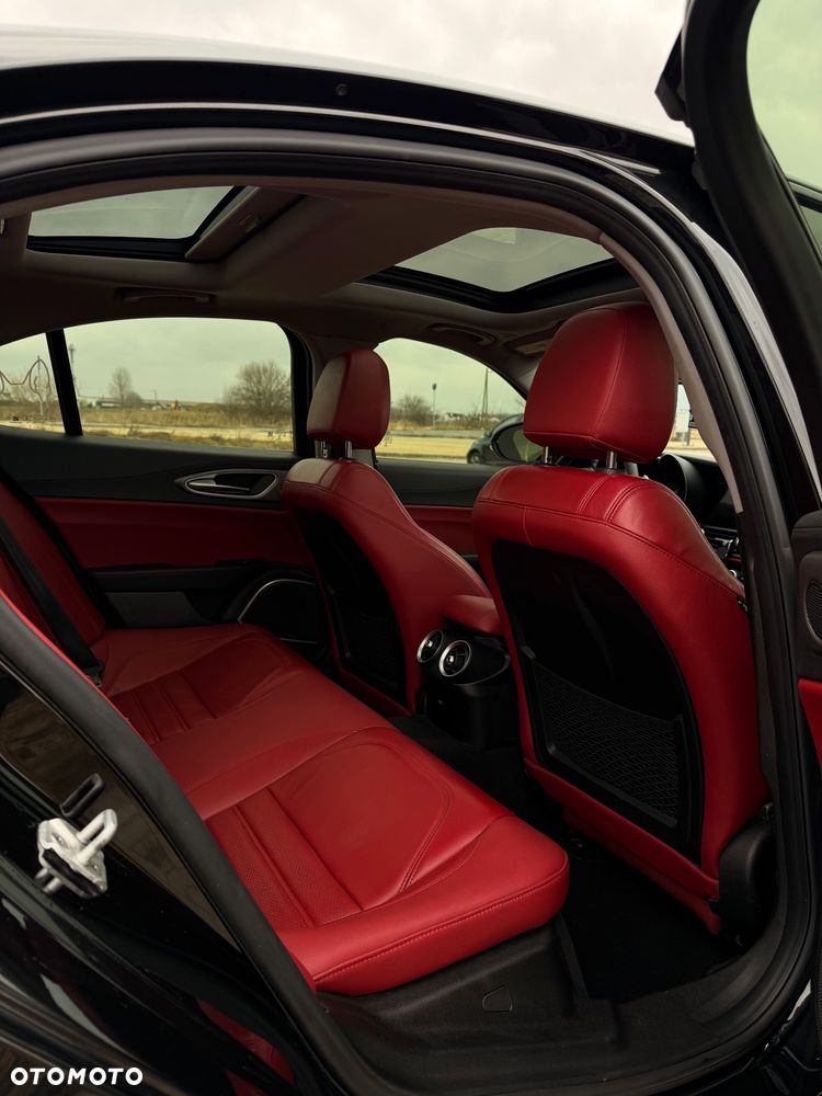 Alfa Romeo Giulia 2.0 Turbo Veloce - 13