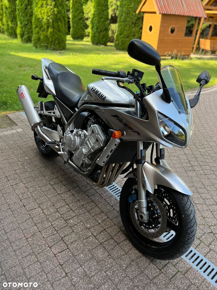 Yamaha FZS - 7