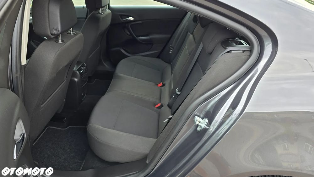 Opel Insignia - 25