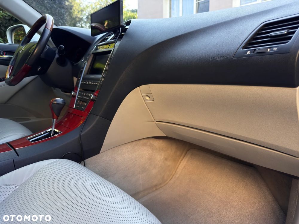 Lexus ES - 23