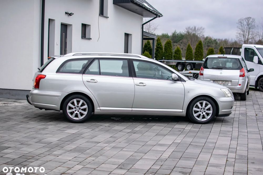 Toyota Avensis - 15