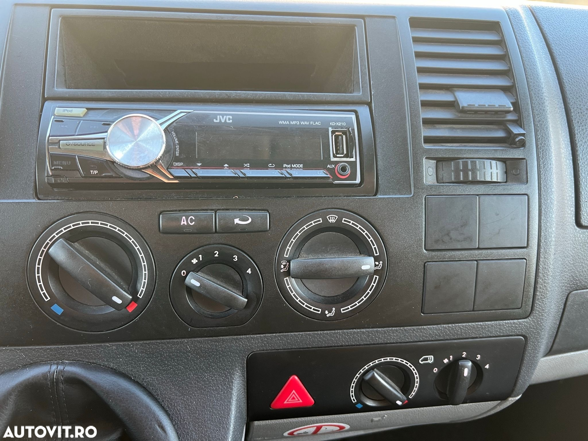 Volkswagen Transporter - 12