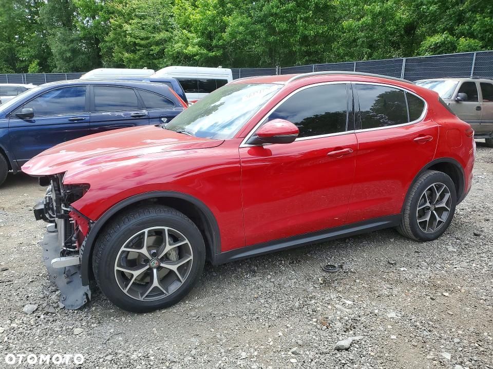 Alfa Romeo Stelvio - 1