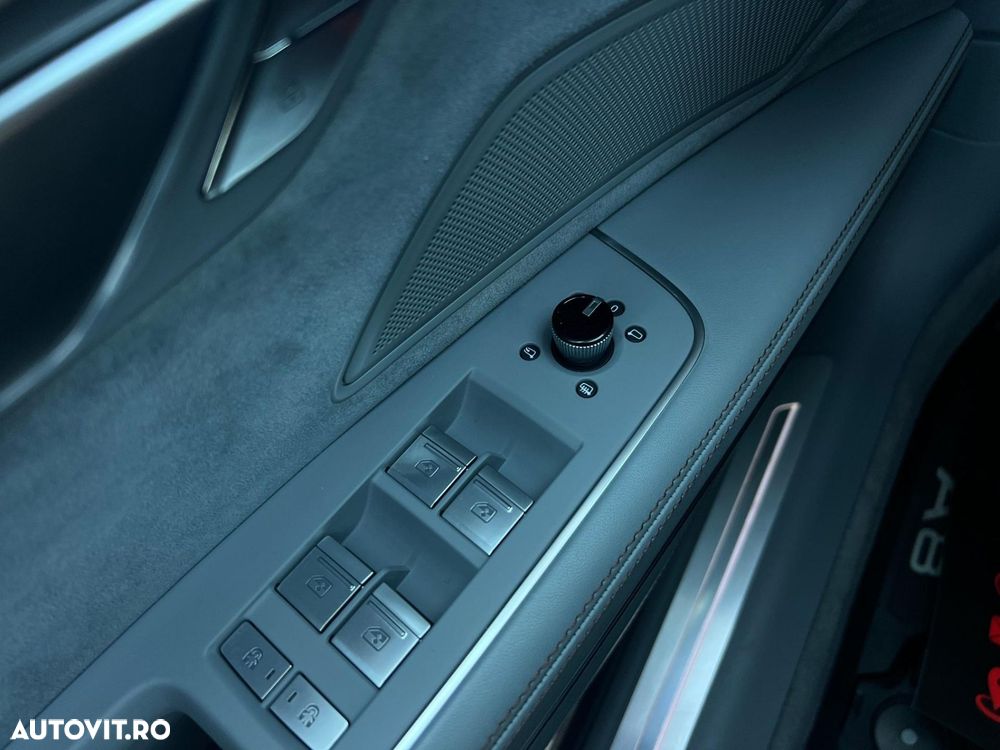 Audi A8 - 40