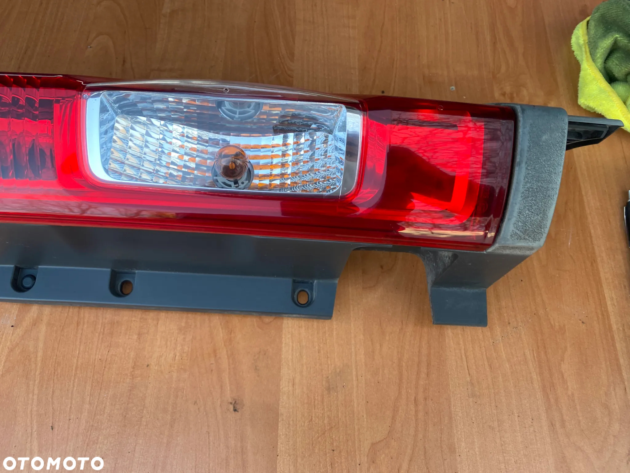 LAMPA TYLNA PRAWA RENAULT TRAFIC II OPEL VIVARO 93857722 - 5