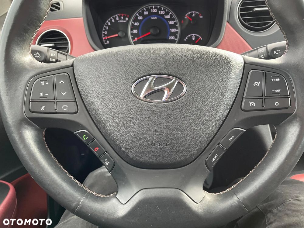 Hyundai i10 1.2 Fifa World Cup Edition - 17