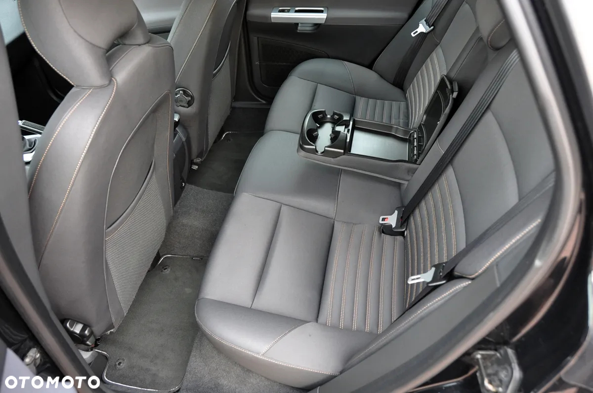Volvo V50 2.0 Momentum Euro5 - 12