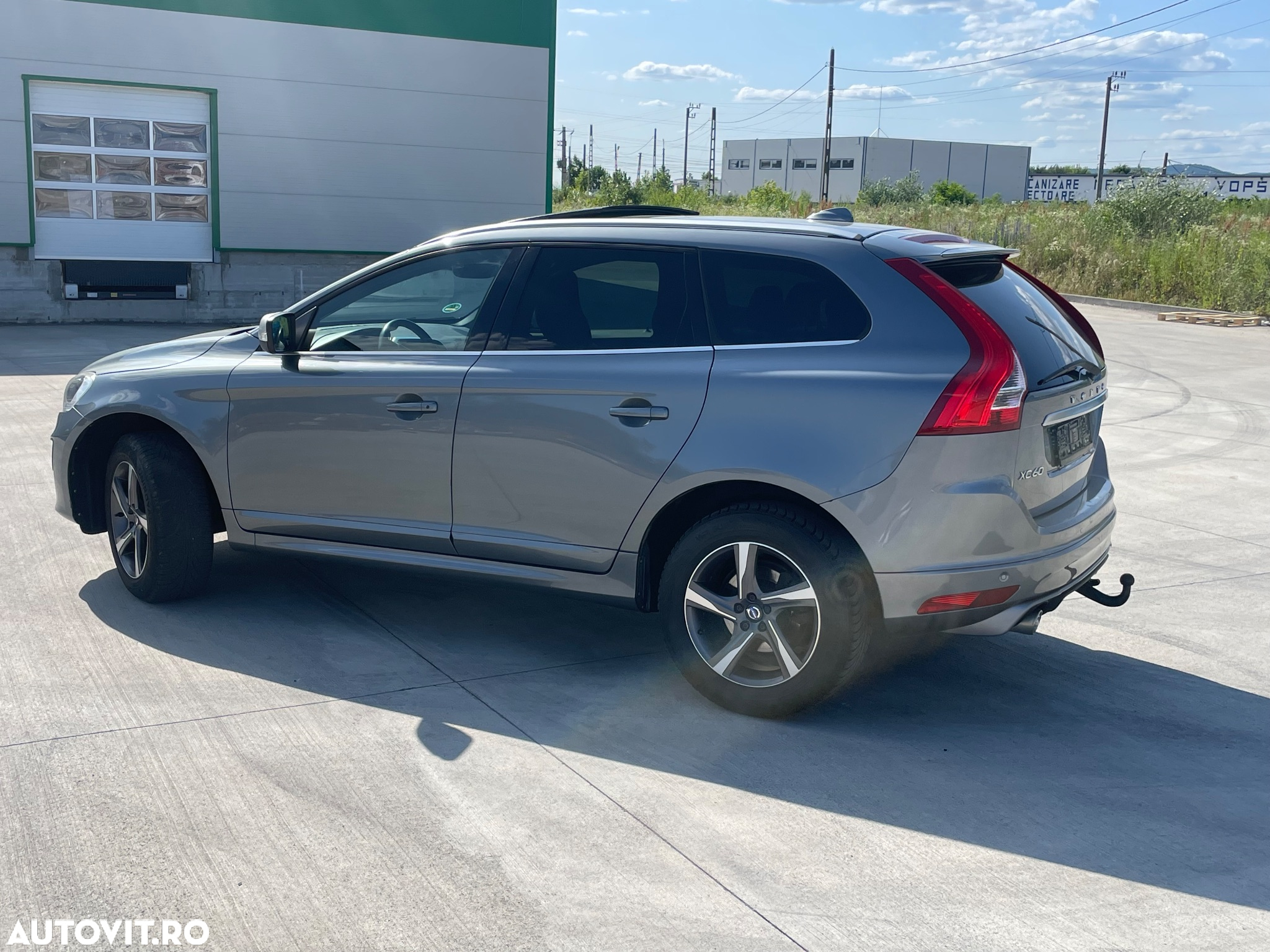 Volvo XC 60 D4 AWD R-Design - 3