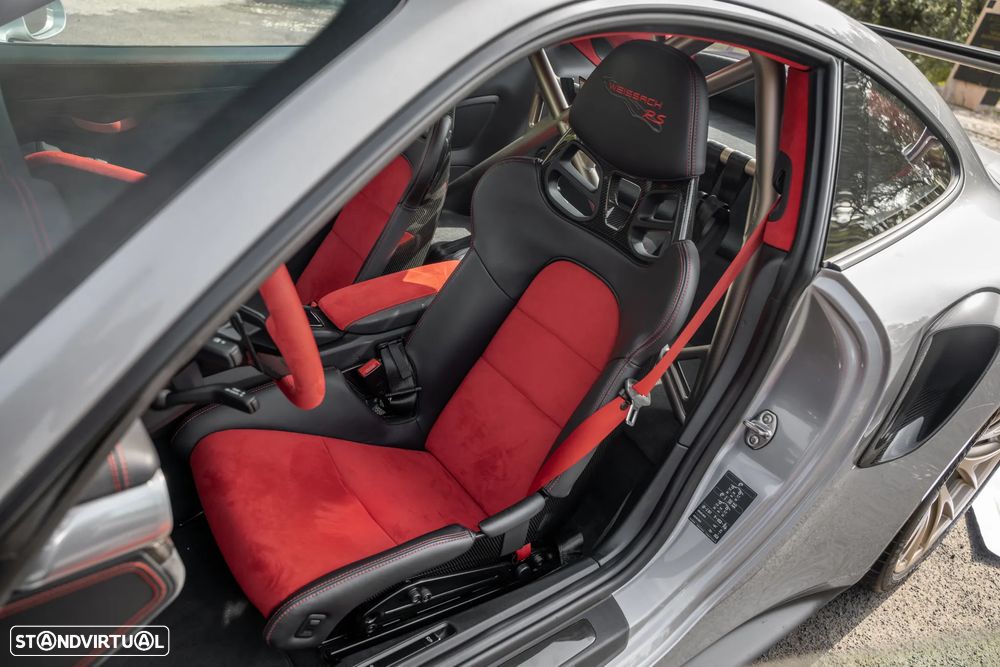 Porsche 911 (991) GT2 RS - 28