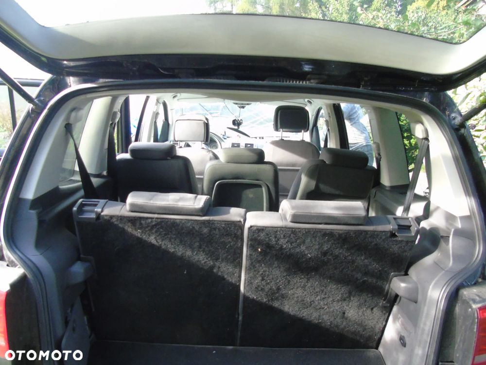 Volkswagen Touran 2.0 TDI DPF Comfortline - 13