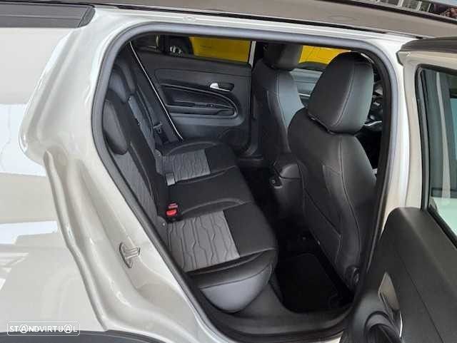 Jeep Avenger 1.2 e-Hybrid Altitude DCT - 11