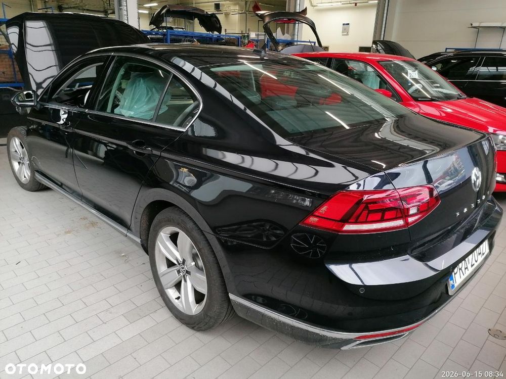 Volkswagen Passat 2.0 TDI Elegance DSG - 5