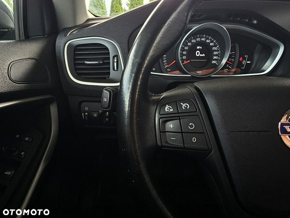 Volvo V40 - 15