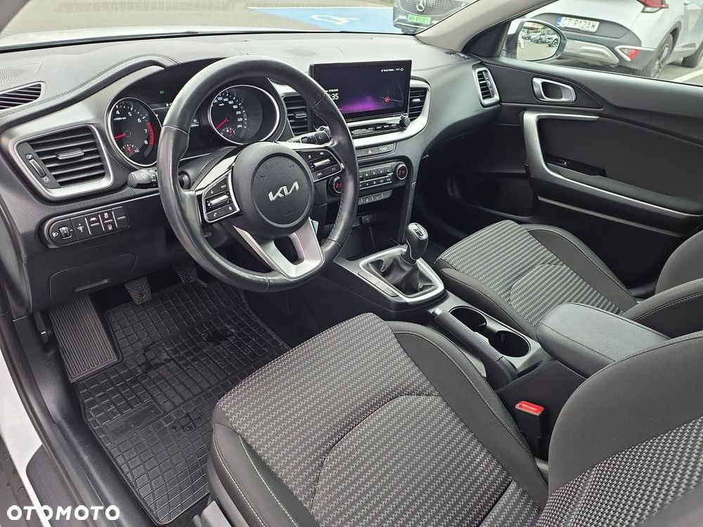 Kia XCeed 1.5 T-GDI M - 23