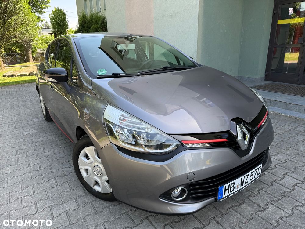 Renault Clio 1.2 16V 75 Experience - 12