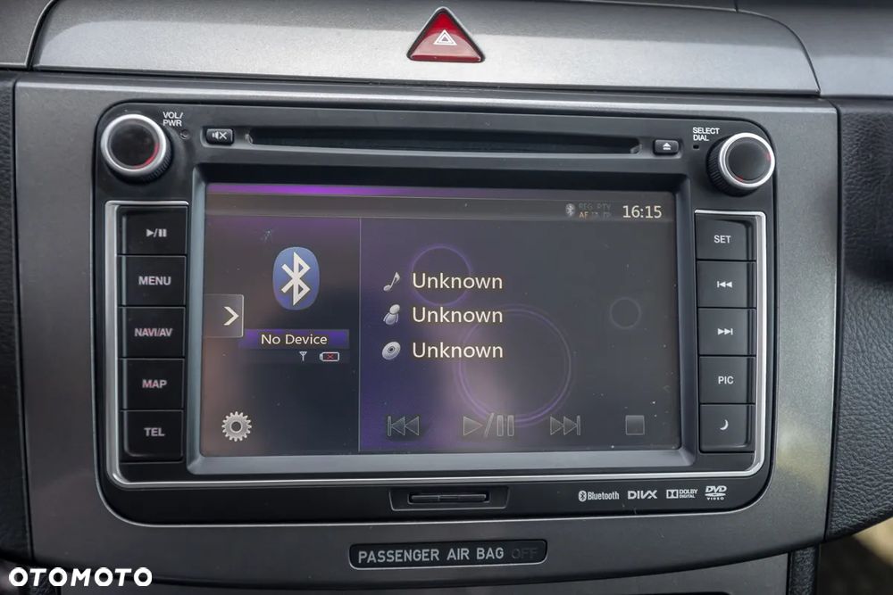Volkswagen Passat 2.0 TDI DPF BlueMotion Technology Comfortline - 31