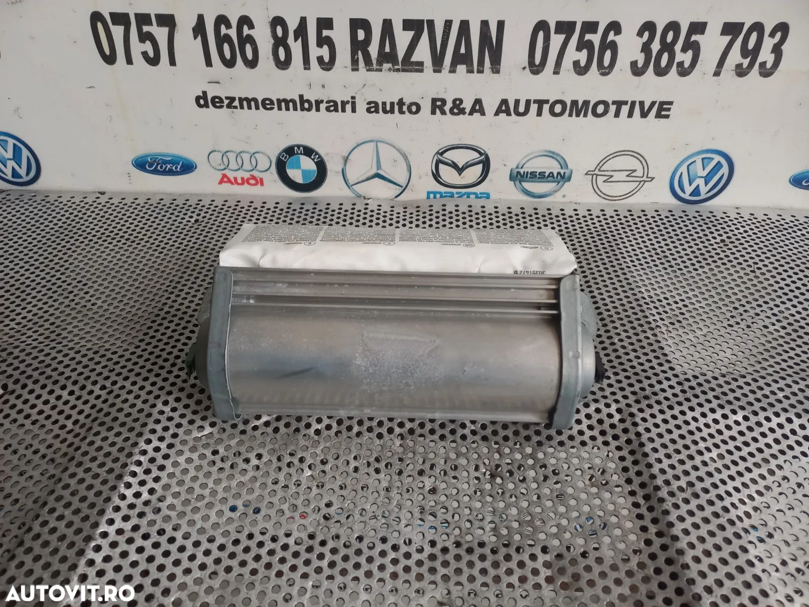 Airbag Pasager Cu Capac Plansa Bord Bmw X3 E83 Volan Stanga Livram Oriunde - Dezmembrari Arad - 3