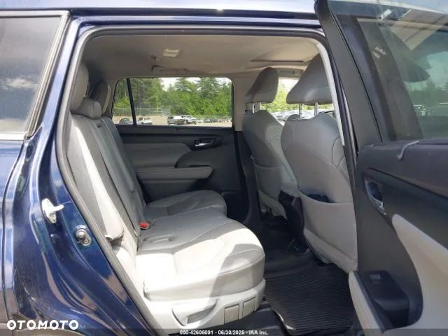 Toyota Highlander - 16