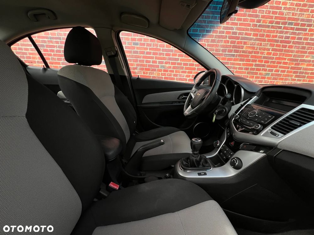 Chevrolet Cruze - 14
