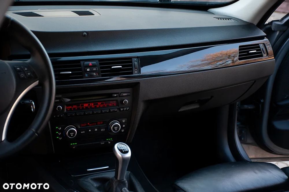BMW Seria 3 320d - 35