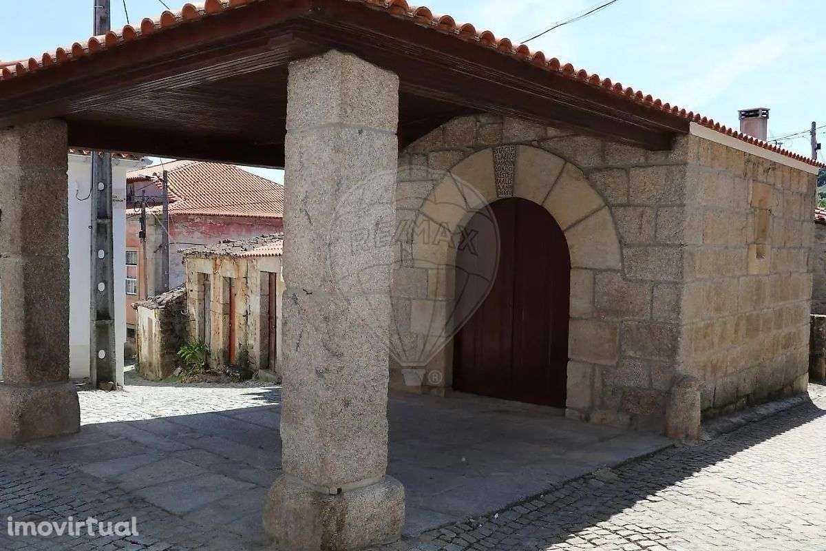 Moradia T2 para venda - Grande imagem: 2/50