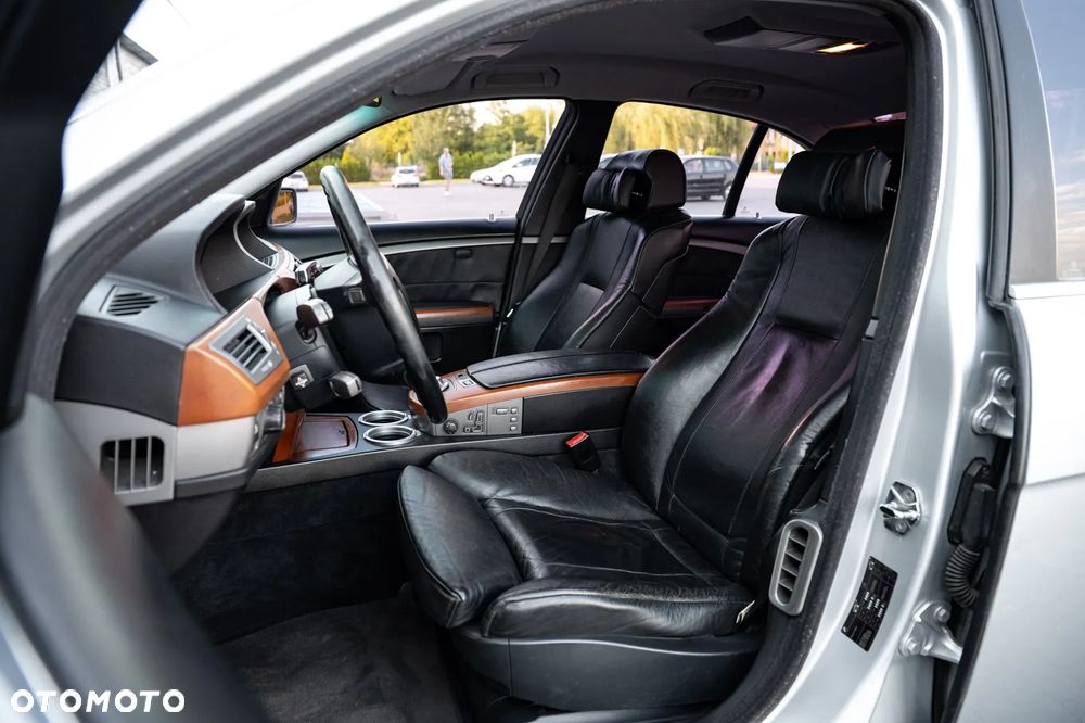 BMW Seria 7 735i - 10
