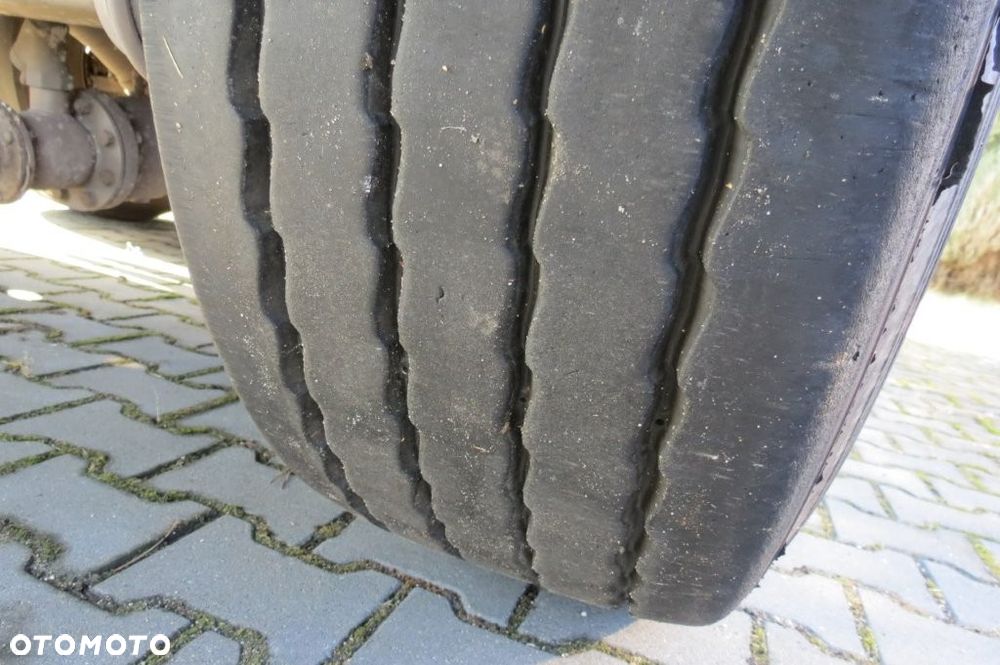 Spitzer CEMENTO NACZEPA SPITZER SF 2737 SPROWADZONA Z NIEMIEC 1. WŁAŚCICIEL - 13