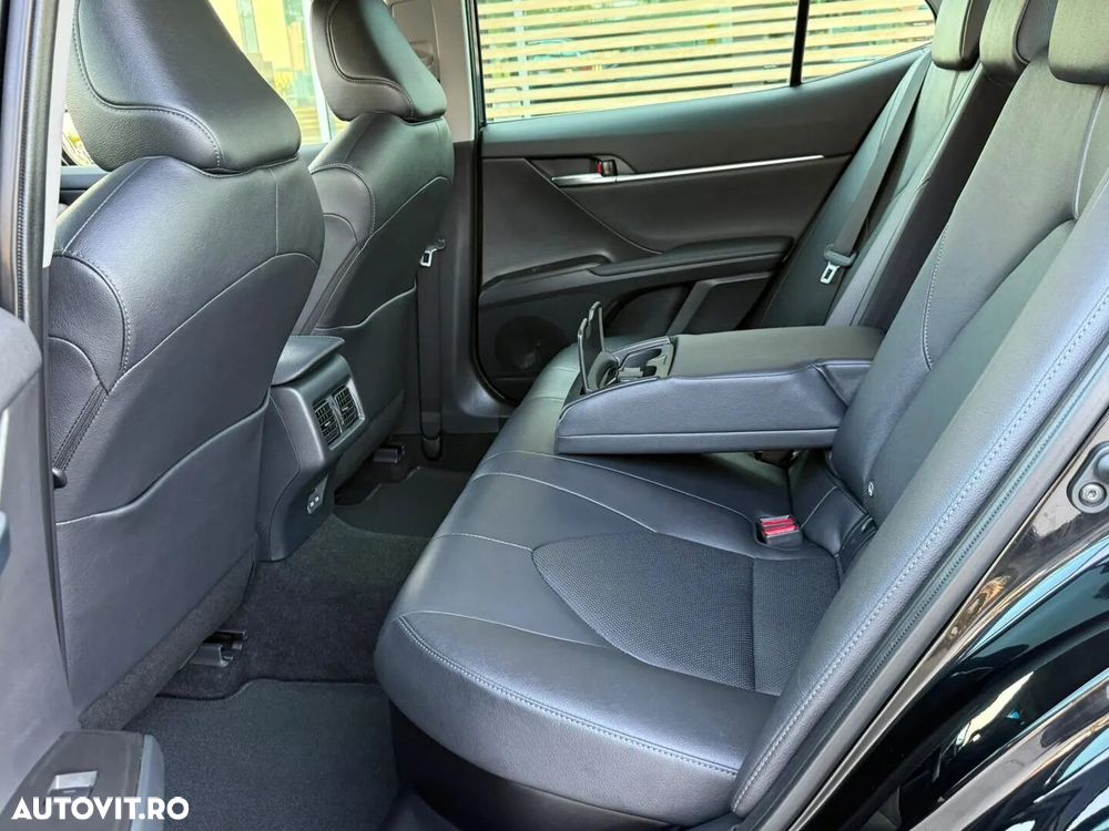Toyota Camry - 15