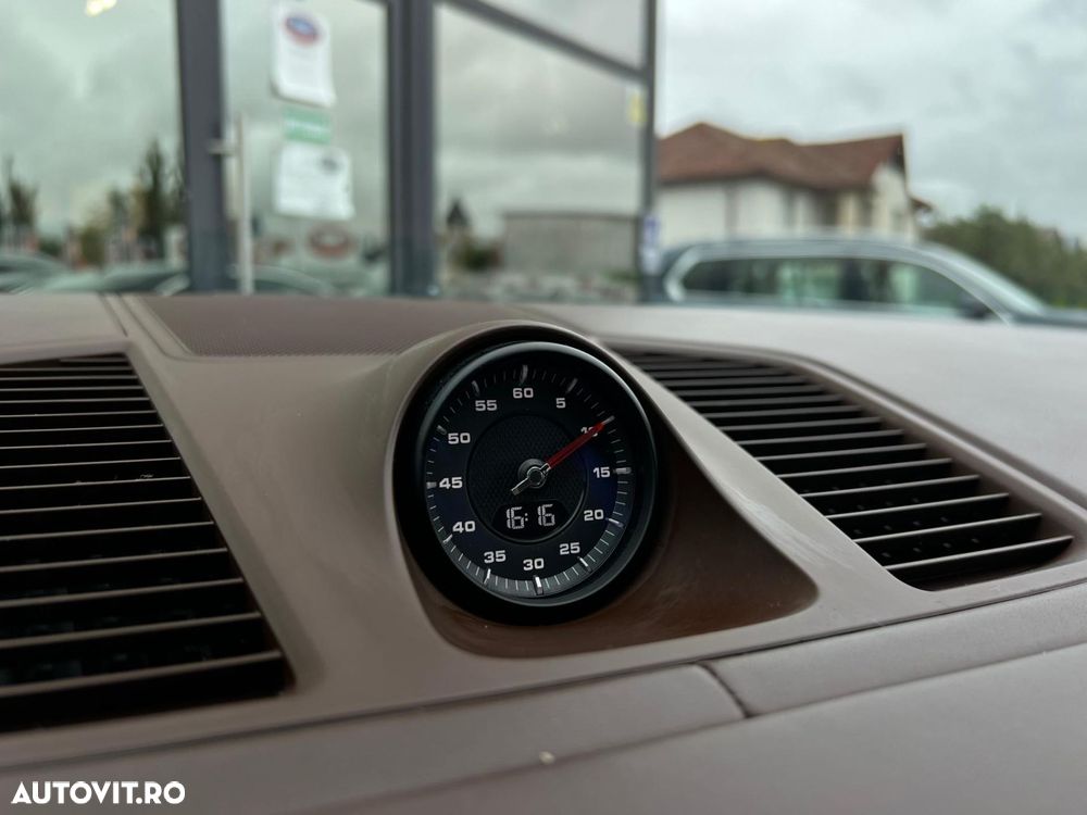 Porsche Cayenne - 28