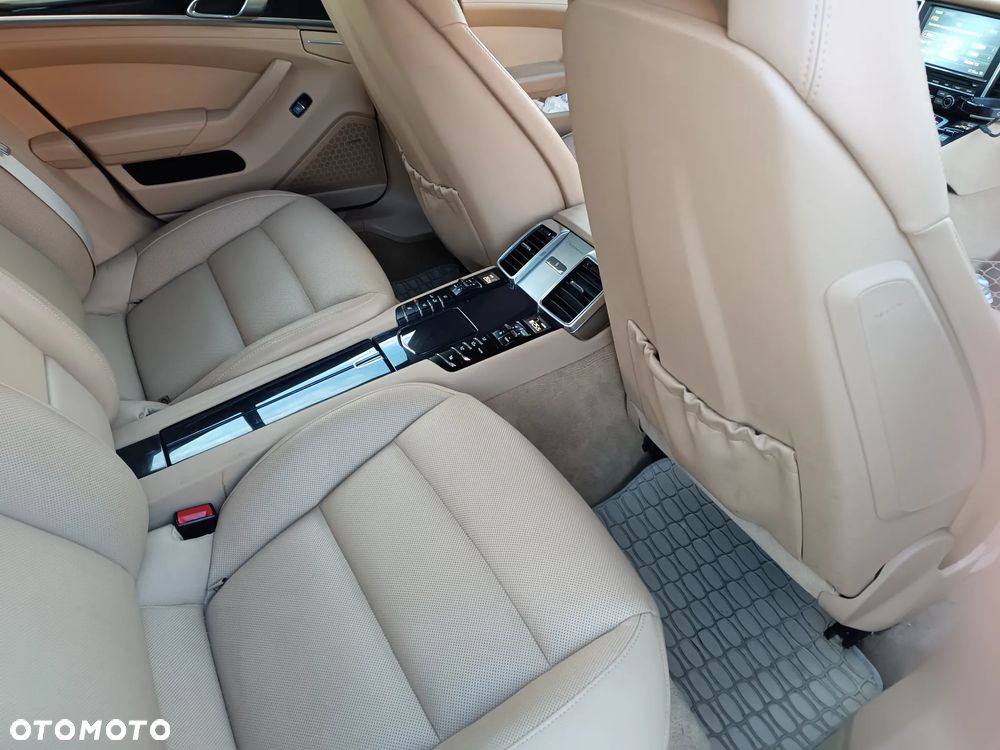 Porsche Panamera 4 PDK Edition - 24