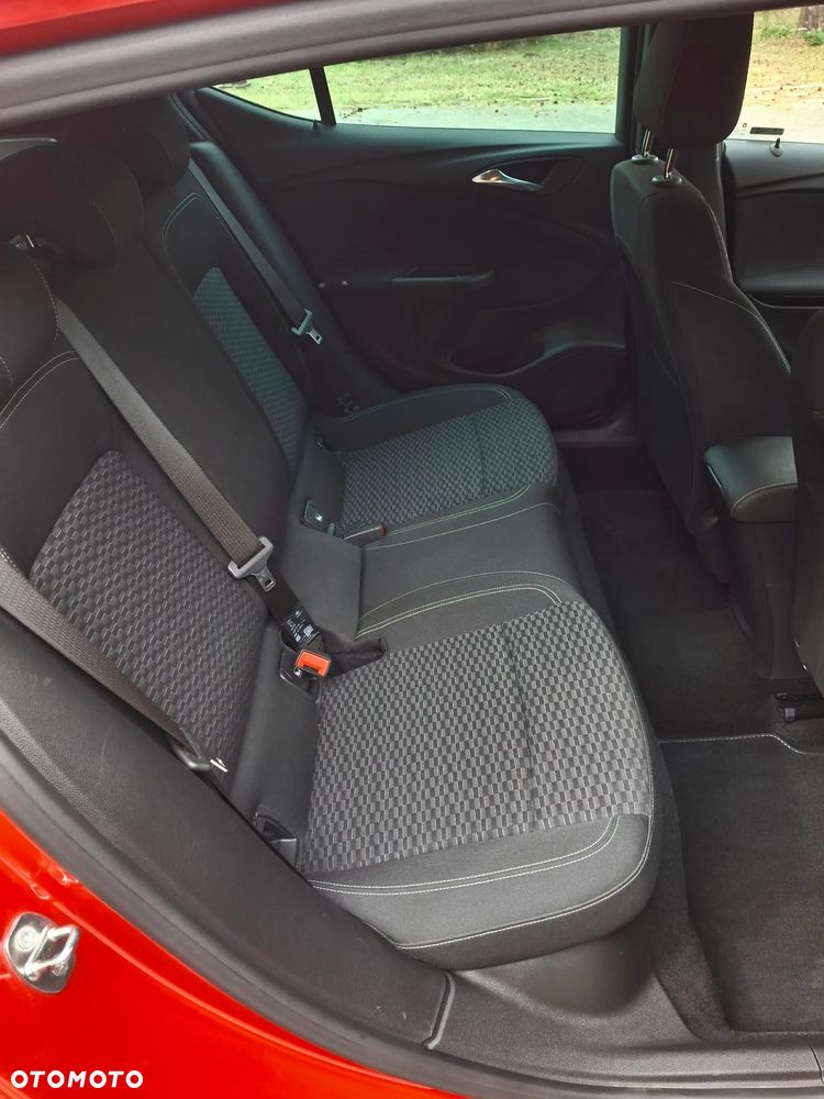Opel Astra 1.6 Turbo Start/Stop Dynamic - 10