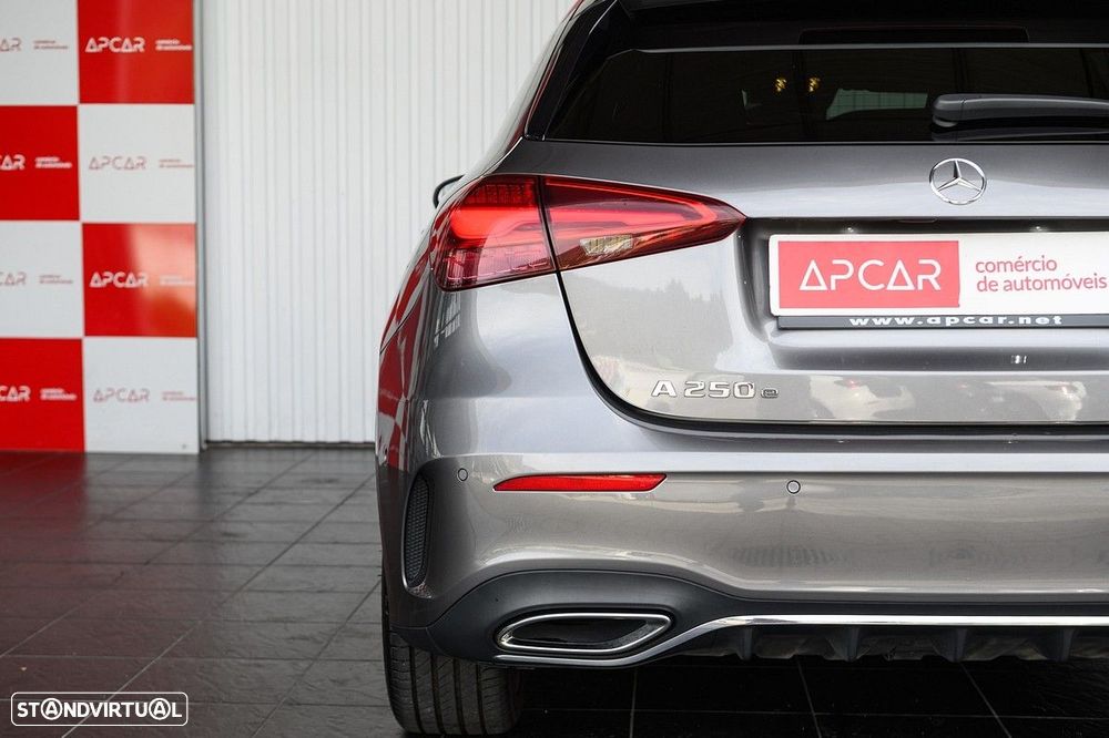 Mercedes-Benz A 250 e AMG Line - 15