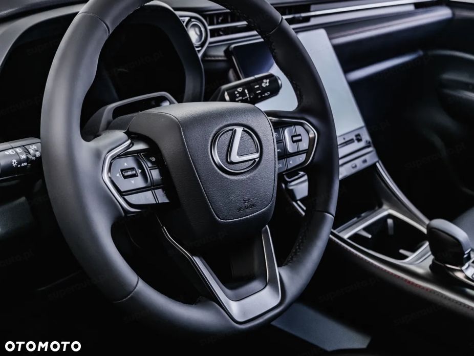 Lexus LBX - 10