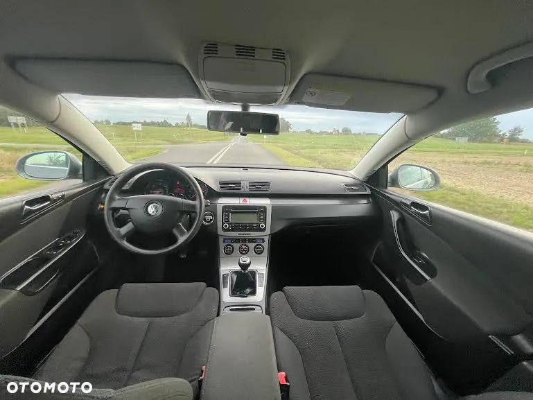 Volkswagen Passat 1.9 TDI Comfortline - 6