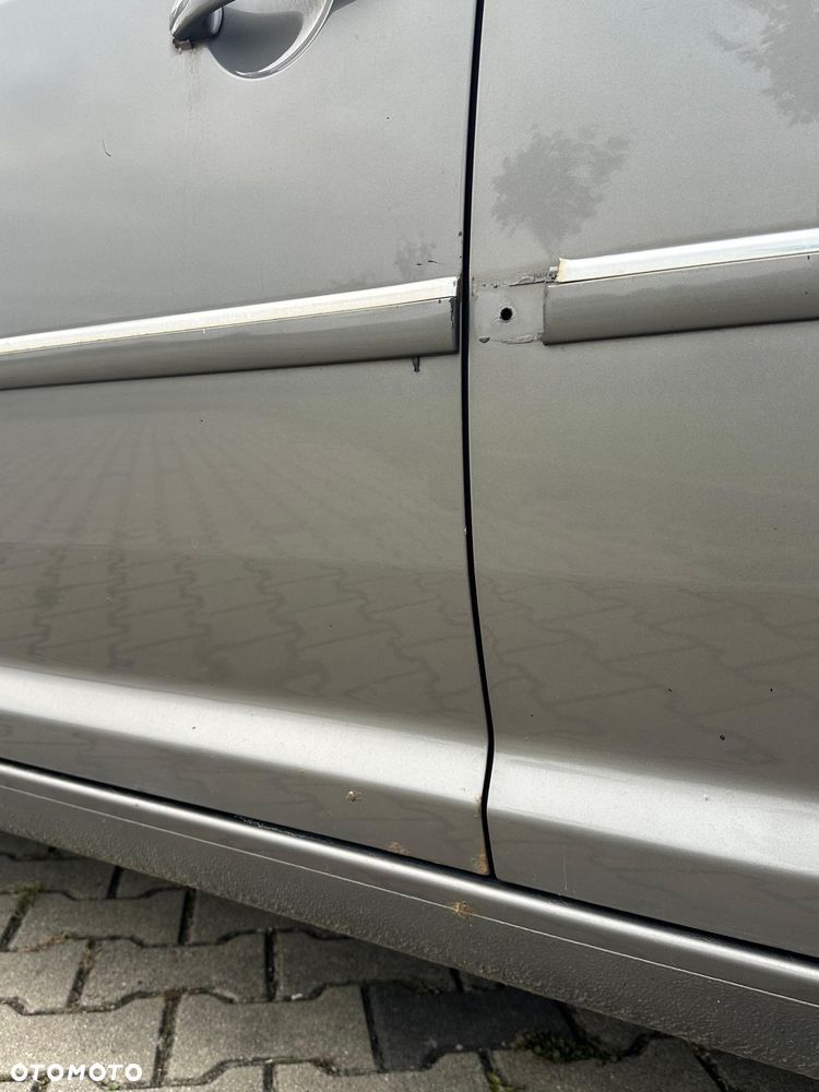 Volkswagen Touran 2.0 TDI DPF Comfortline - 8