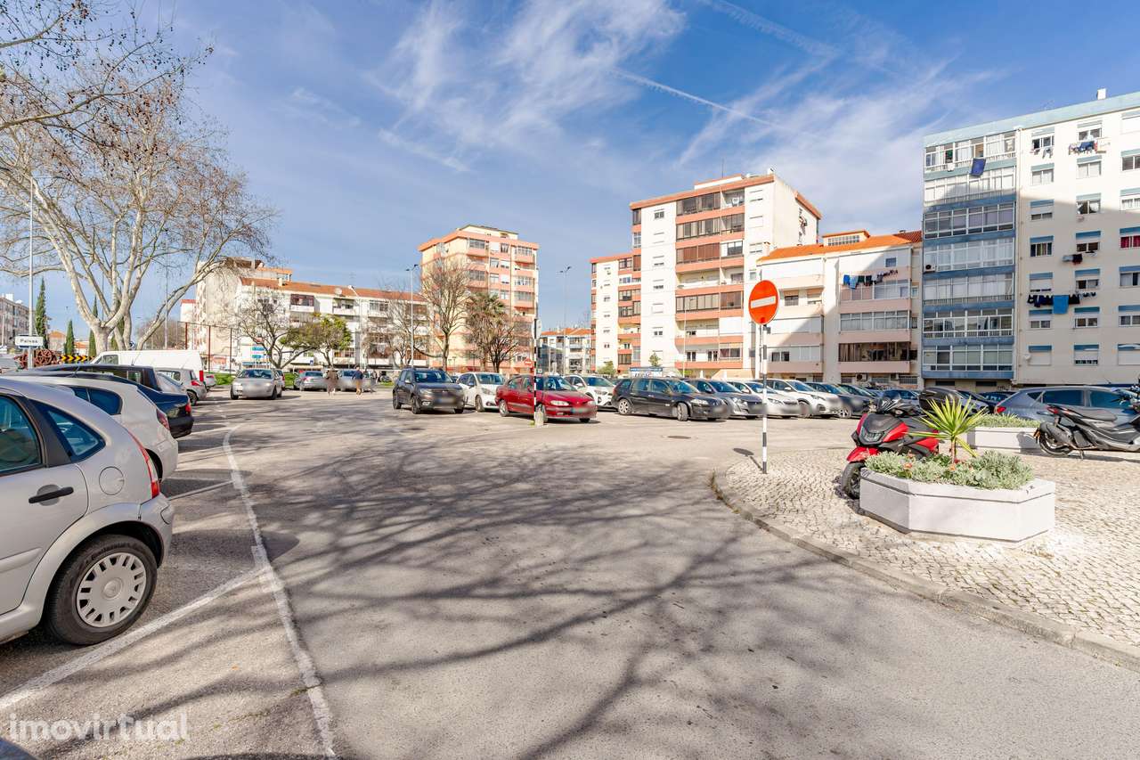 Loja no Centro Comercial da Amora - Grande imagem: 4/10