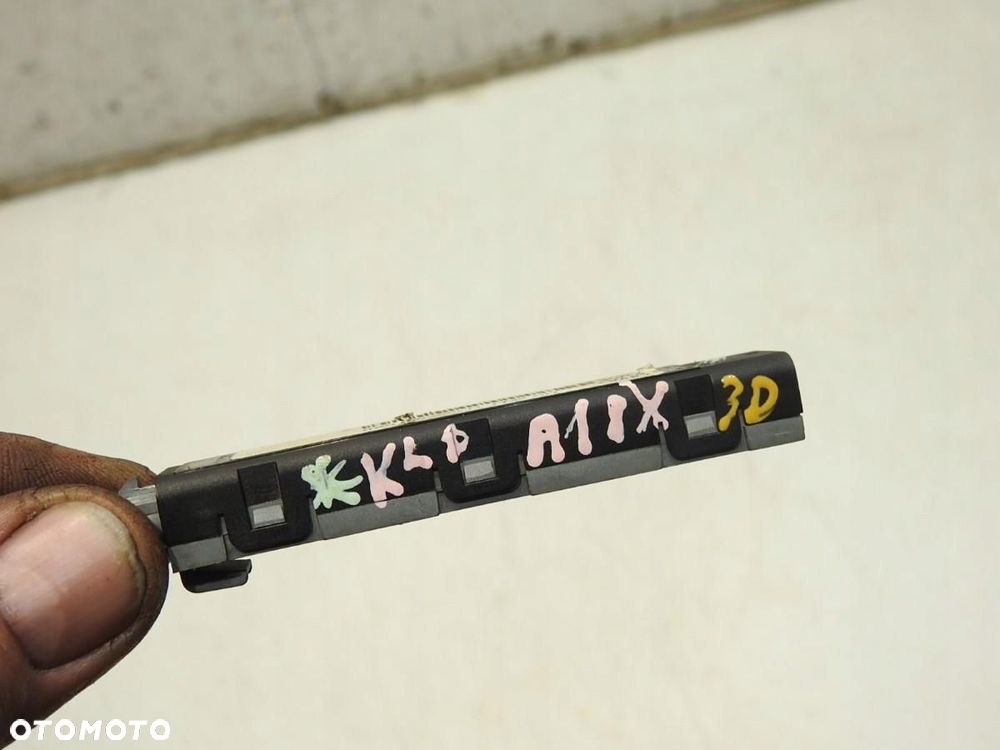 WZMACNIACZ ANTENY AUDI A1 8X 3D 8X0035225D - 2