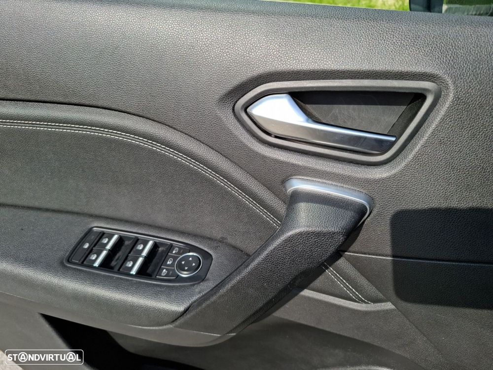 Renault Captur 1.0 TCe Techno Bi-Fuel - 25