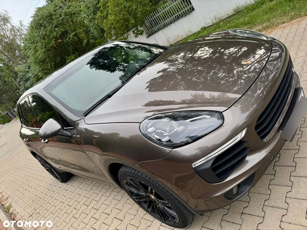 Porsche Cayenne Platinum Edition - 3