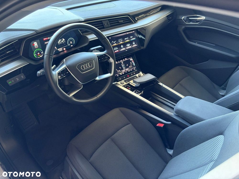 Audi e-tron Sportback - 14