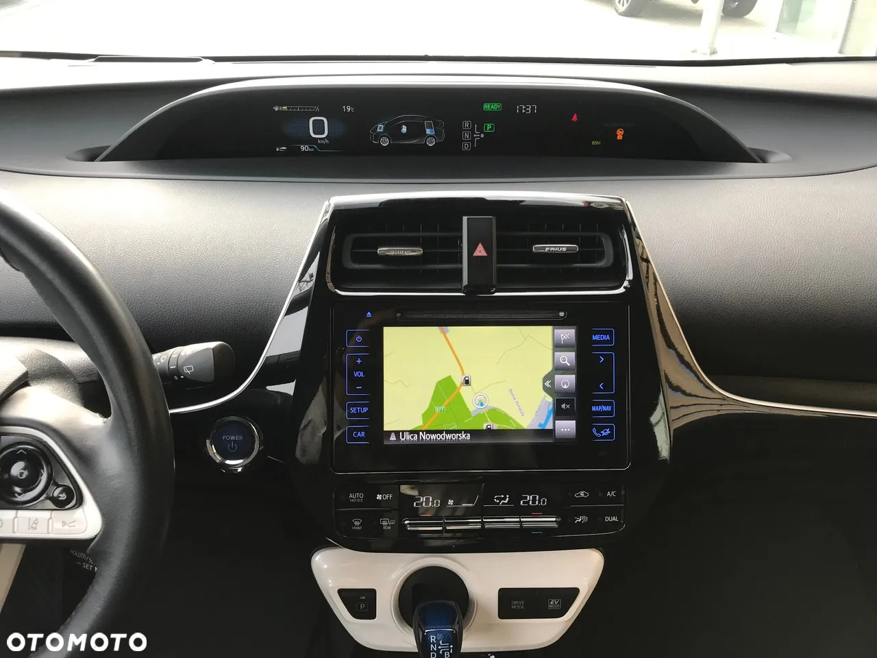 Toyota Prius 1.8 Hybrid Premium - 28