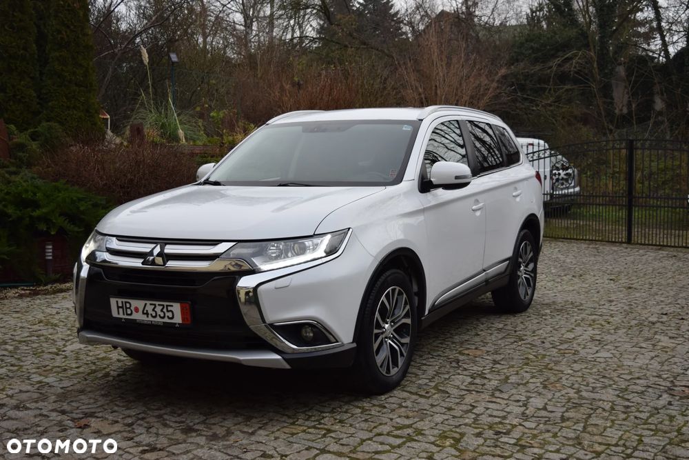Mitsubishi Outlander 2.2 DI-D 4WD Plus - 2