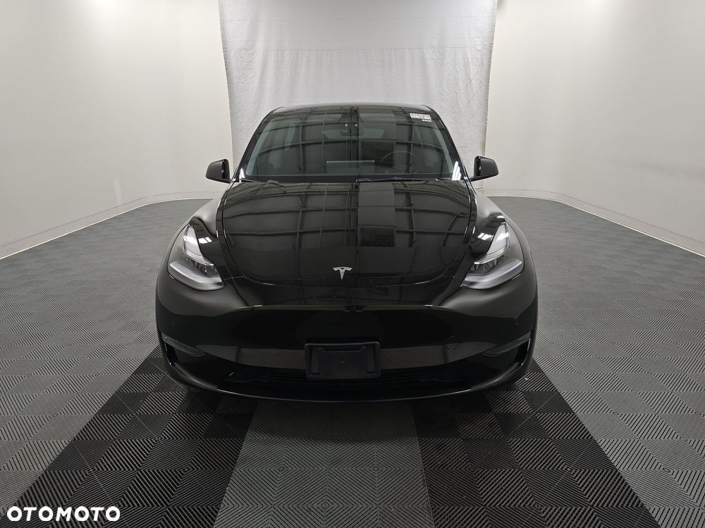 Tesla Y Performance AWD - 6