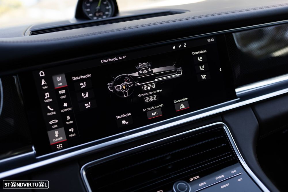 Porsche Panamera Sport Turismo 4 E-Hybrid - 24