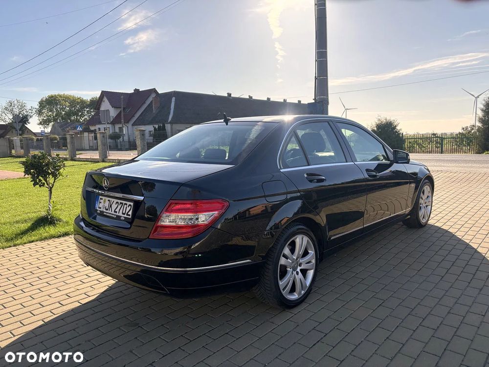 Mercedes-Benz Klasa C 180 CGI Automatik BlueEFFICIENCY Avantgarde - 6