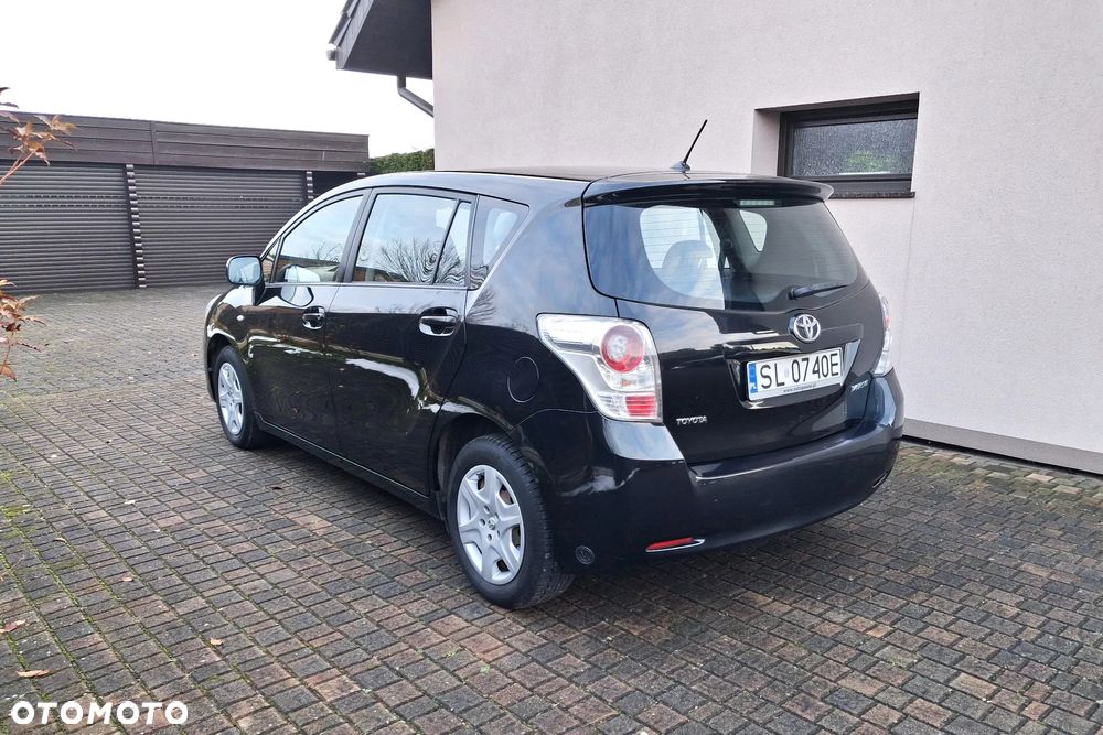 Toyota Verso 1.6 Luna - 2