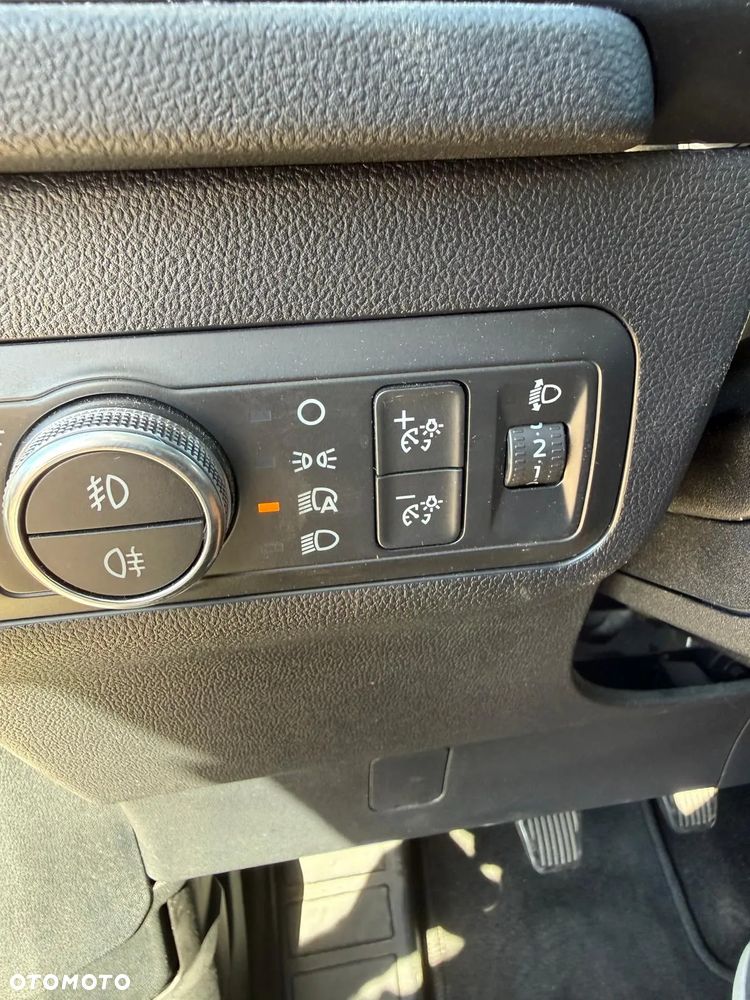 Ford Kuga - 17