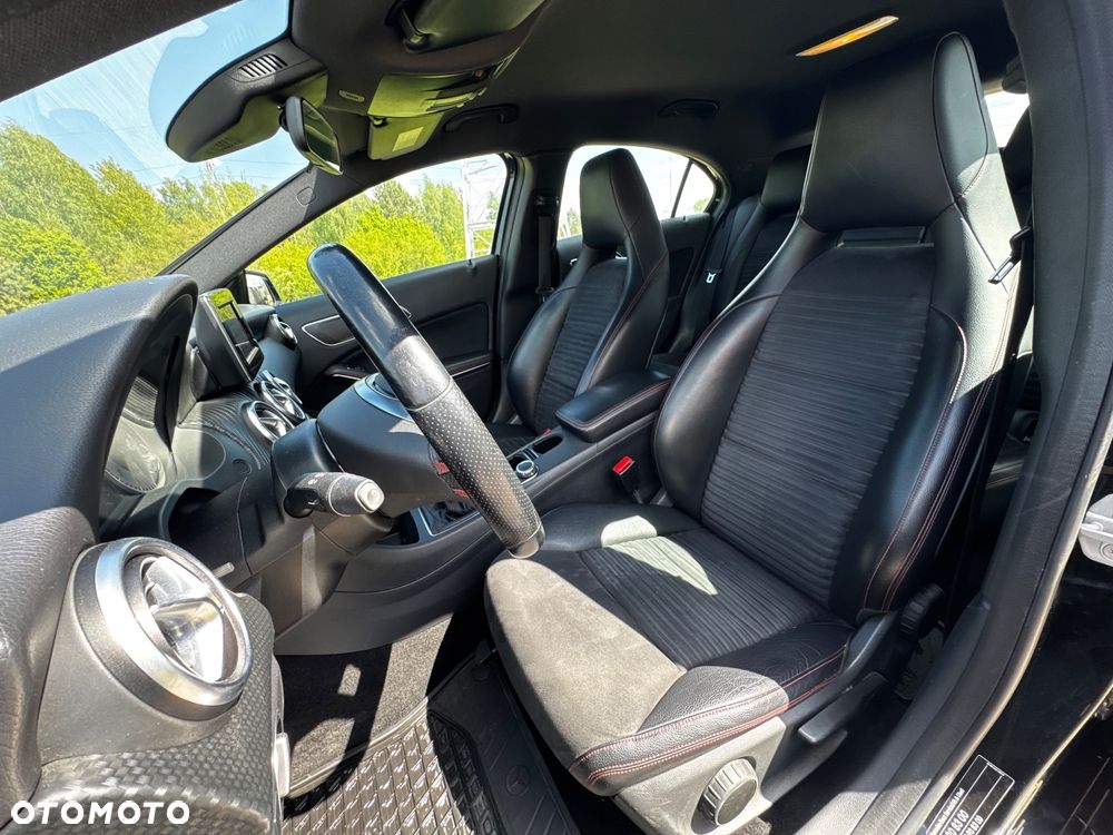 Mercedes-Benz Klasa A 180 AMG Line - 34
