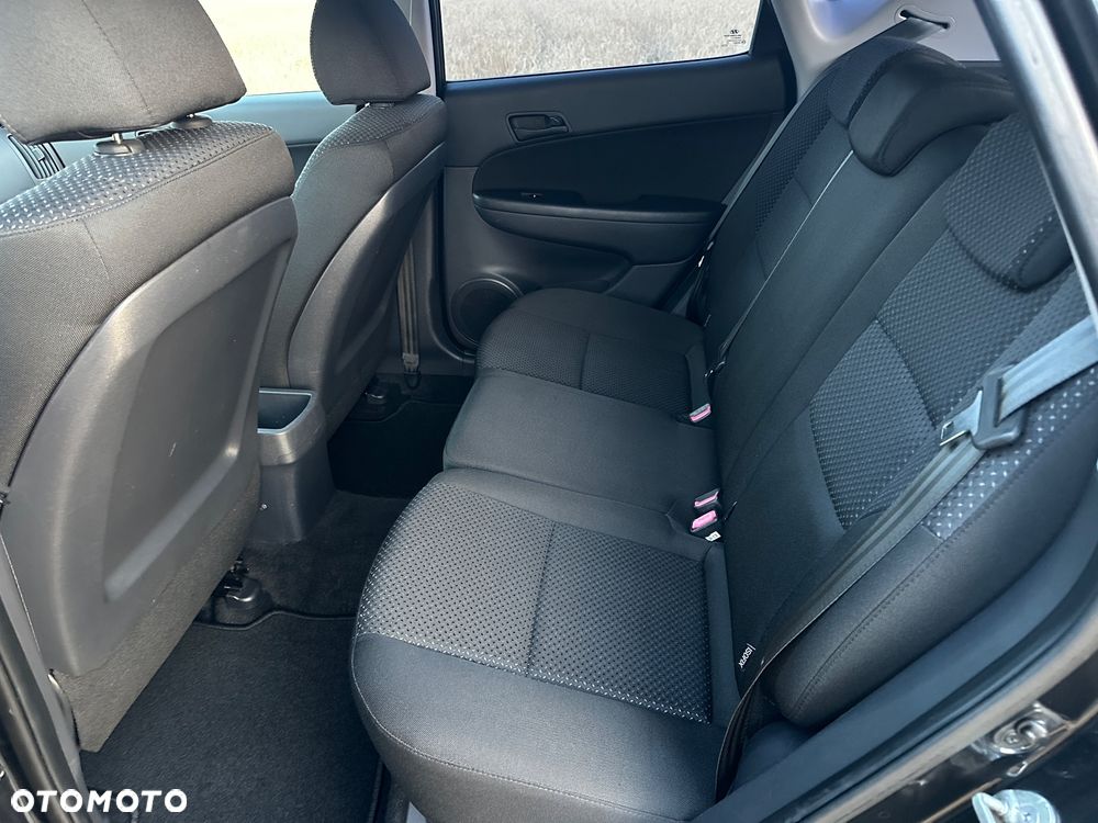 Hyundai i30 1.4 Blue Comfort - 24